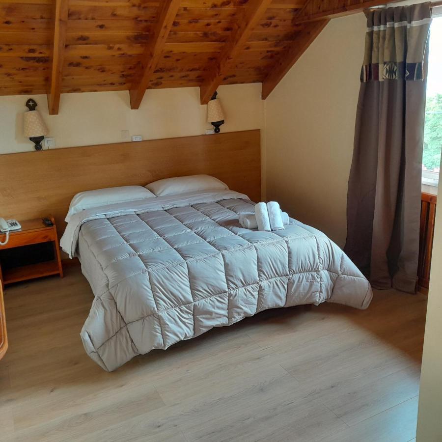 Hosteria Nuevo Pinar سان كارلوس دي باريلوتشي المظهر الخارجي الصورة